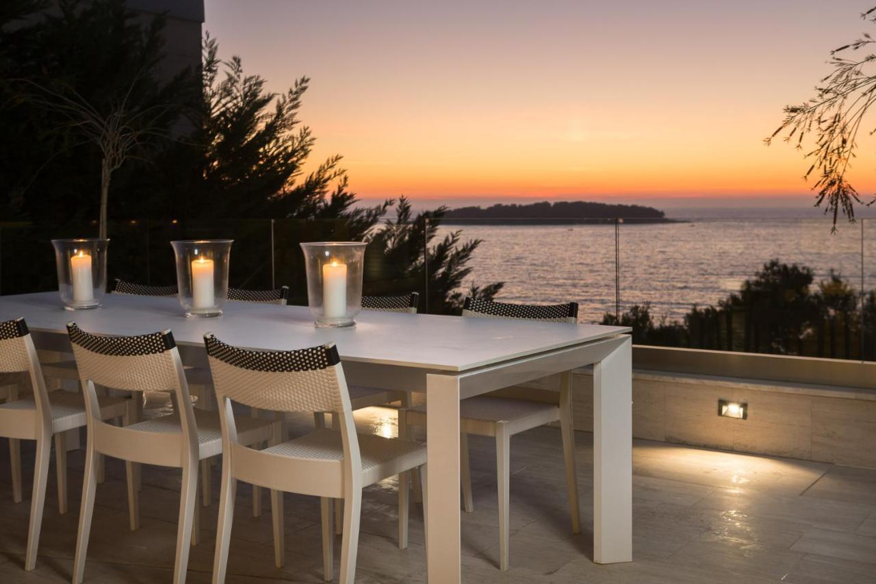 Luxury Seafront Villa Primosten Glamour With Private Pool, Sauna And Gym At The Beach In พรีมอชเตน ภายนอก รูปภาพ